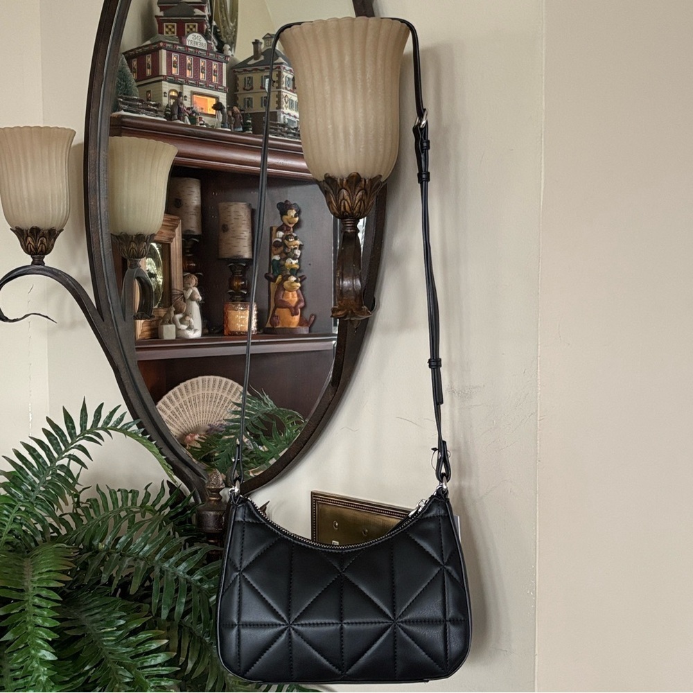 Brand New DKNY Black Lizzy Top Zip Crossbody Bag Chain Quilted Stitch Purse - Picture 9 of 15